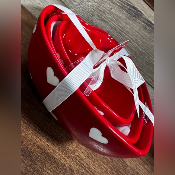 Heart Shaped Serving Ceramic Bowls Set of 3 - NEW - Picture 4 of 7